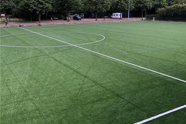 Aanleg kunstgras voetbalveld - Sportinfrabouw NV